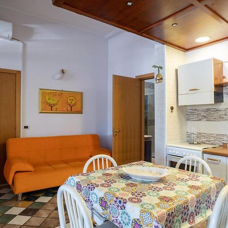 La Casa Di Luca - By Host4U Apartman Pulsano Kültér fotó