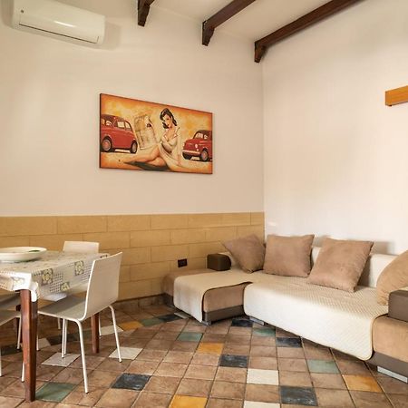 La Casa Di Luca - By Host4U Apartman Pulsano Kültér fotó