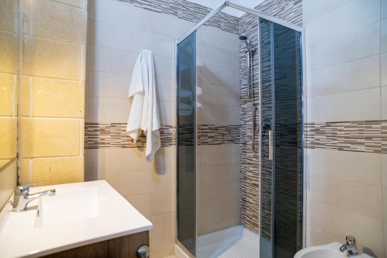 La Casa Di Luca - By Host4U Apartman Pulsano Kültér fotó