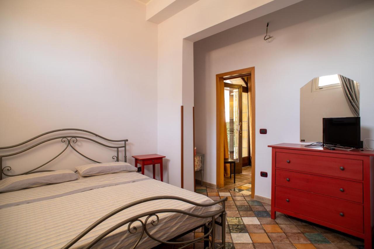 La Casa Di Luca - By Host4U Apartman Pulsano Kültér fotó