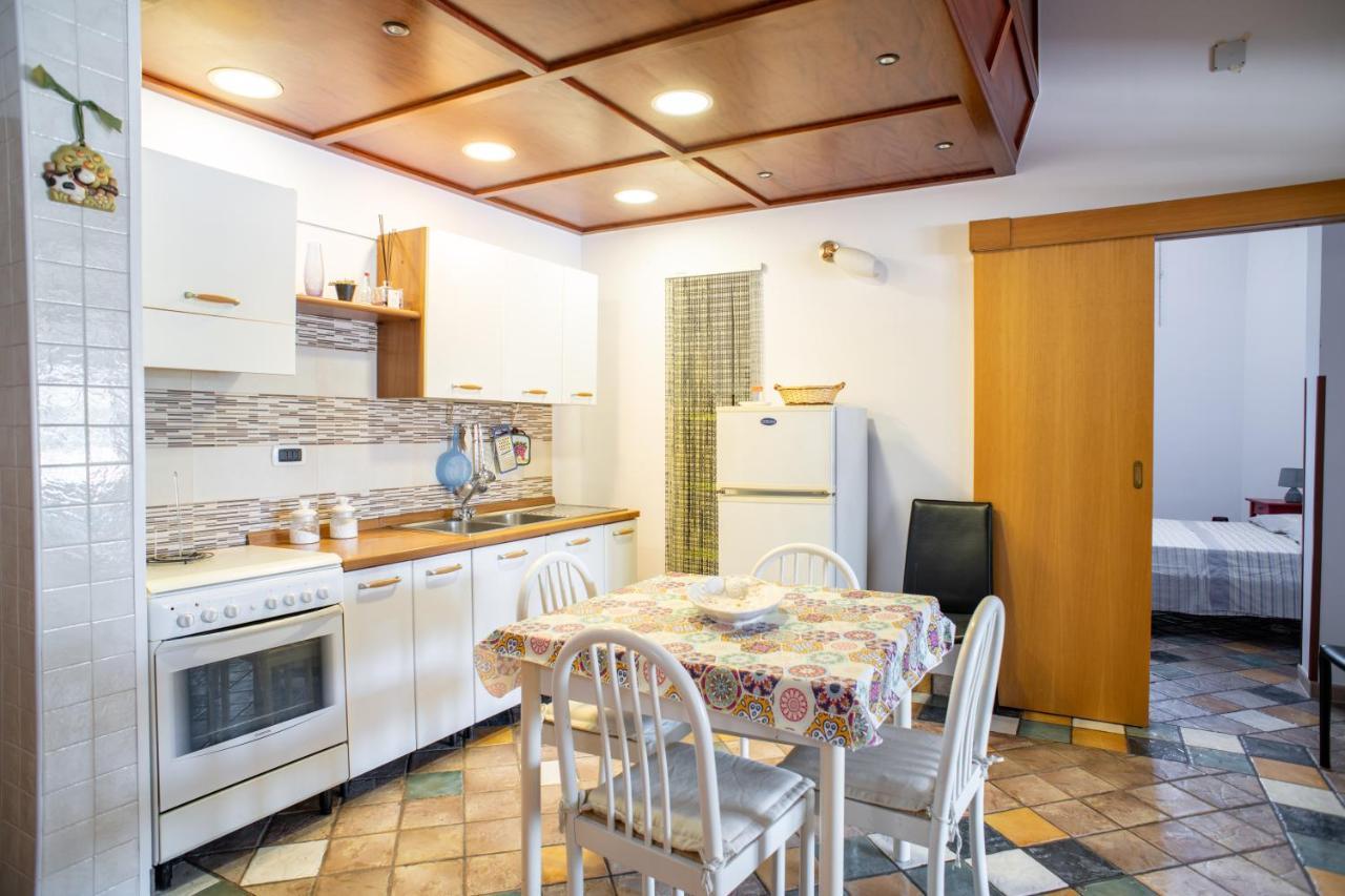 La Casa Di Luca - By Host4U Apartman Pulsano Kültér fotó
